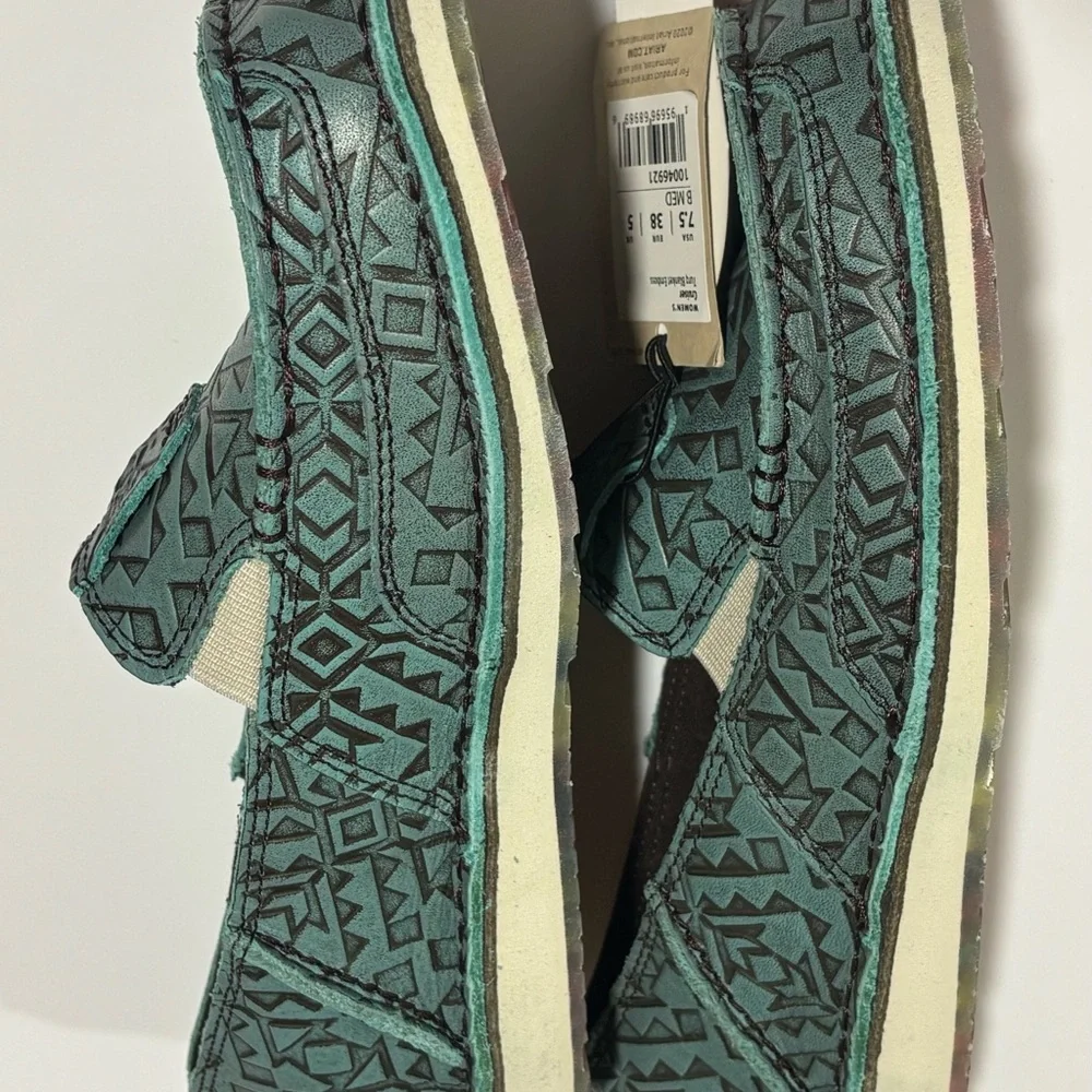 Ariat Cruiser Women’s Slip-On Leather Shoes Turquoise Geometric Size 7.5 - Picture 3 of 9